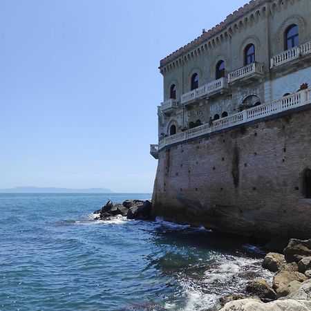 Holiday In Naples Vacanze Napoletane Esterno foto