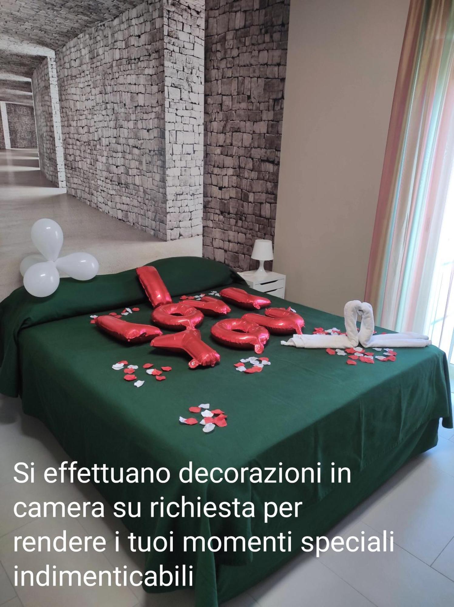 Holiday In Naples Vacanze Napoletane Esterno foto
